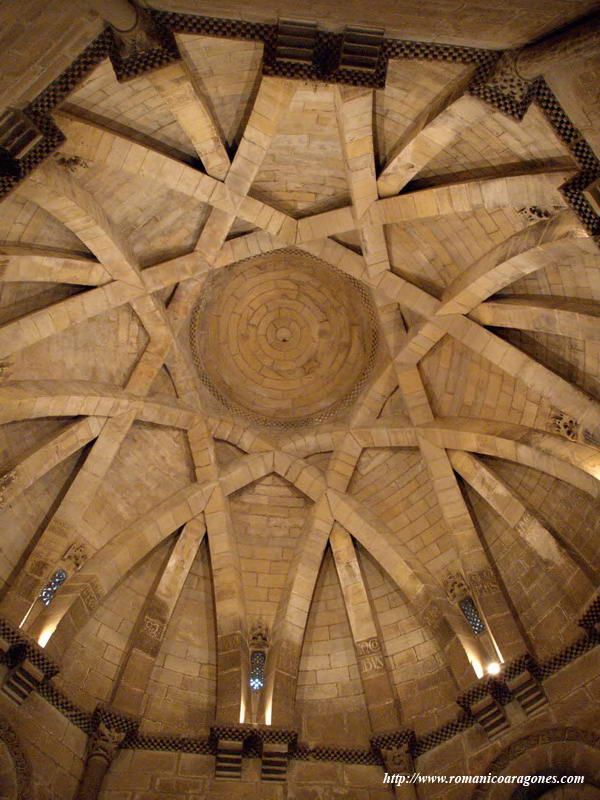 BVEDA CON ESTRELLA DE OCHO PUNTAS DE TRAZO CONTNUO